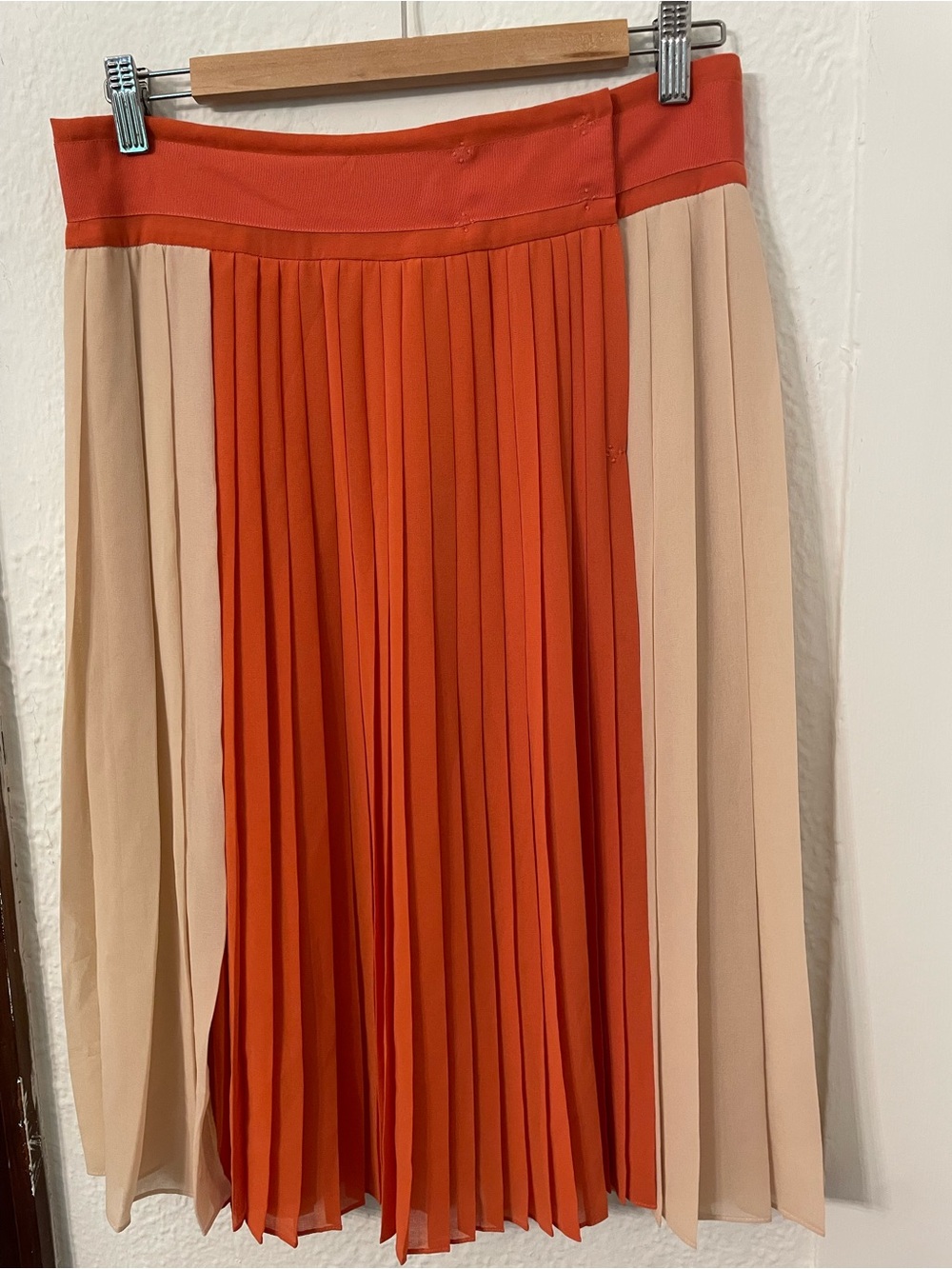 NWT Max&Co midi skirt, Size 6, Pleated Two-Tone, salmon and tan, boho, chic